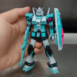 RG40B RX-78-2 2.0 1/144 Hatsune Color Plastic Assembly Model Kit Collectible Figure Desktop Ornament Boys' Puzzle Toys Gift