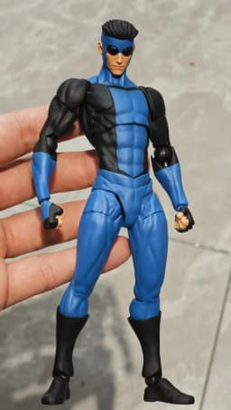Mess Toys Invincible Anime Action Figure Mark Grayson Classic First Suit & Blue-Black New Suit Figurine Model Statue Gift Toys