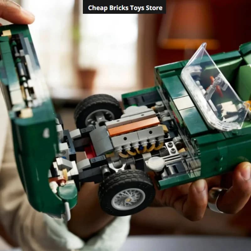 Classic Convertible Sports Car Christmas Toy for Family Decor Gift Building Blocks Bricks 1673pcs Vintage British Roadster Model