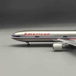 1:130 Scale plane model American MD-11 Toy planes 47cm resin Airplanes Model Kit With Lights And Wooden Base Collected Gift