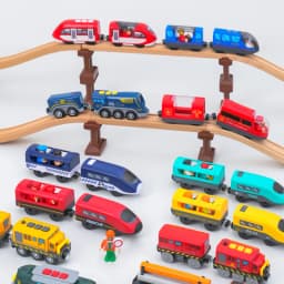 Battery Operated Locomotive Electric Train Set Diecast Magnetic Locomotive Slot Toy Fit For Wooden Rail Track Toys Wooden Train
