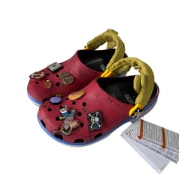 Super new One Piece collaboration cartoon hole shoes for boys and girls beach shoes with soft soles