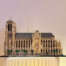Popular toys, famous classic attractions, Notre Dame model building blocks, children's educational assembly toys, birthday gifts