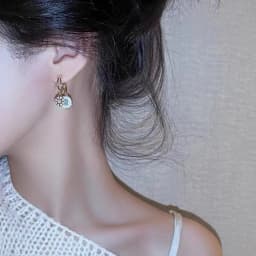 2025 New Classic Round Shell Flower Pendant Earrings Korea Luxury Jewelry Wedding Party Temperament For Womans Accessories Gift