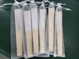 24 /70pcs Personalized Engraved White Folding Elegant Silk Hand Fan with Gift bag Wedding & Party