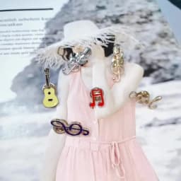 Cool Music Note Enamel Brooches Fashion Guitar Microphone Metal Badges Piano Notes Lapel Pins Musician Jewelry Gifts for Friends