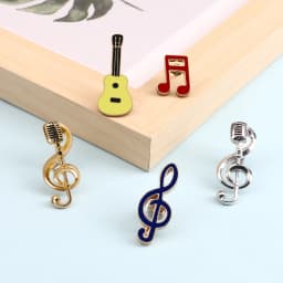 Cool Music Note Enamel Brooches Fashion Guitar Microphone Metal Badges Piano Notes Lapel Pins Musician Jewelry Gifts for Friends
