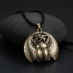 Scarab Necklace Eye of Horus Necklace Egyptian Beetle Wadjet Ancient Amulet Protection Symbolic Scarab Pendant Send Friends Gift