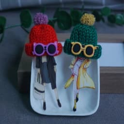 2Pcs/Lot Fashion Brooch For Woman Girl Cute Acrylic Brooch Pins Badge Clothing Accessories High Quality Gifts