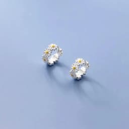 Sweet Daisy Flower Hoop Earrings For Women 2023 New Fashion Round Earrings For Wedding Party Korean Temperament Ear Jewelry A-