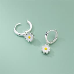 Sweet Daisy Flower Hoop Earrings For Women 2023 New Fashion Round Earrings For Wedding Party Korean Temperament Ear Jewelry A-