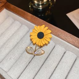 Shiny Rhinestone Sunflower Brooch Pin For Women Luxury Zircon Daisy Flower Collar Badge Elegant Floral Bouquet Corsage Jewelry