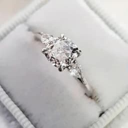 Huitan Cushion Shaped Cubic Zirconia Rings for Women Fashion Contracted Design Wedding Accessories Engagement Rings Hot Jewelry