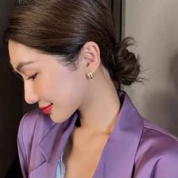 2024 New Design Shell Zircon Arc Metal Stud Earrings For Woman Korean Fashion Jewelry Party Student Girls Elegant Accessories