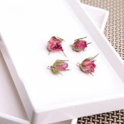 2 PCs Handmade Resin Jewelry Real Flower Charms Petaline Pendants Real Rose Petal Charm For DIY Earring Jewelry Finding Making