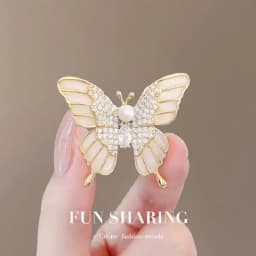 Fashion Pearl and Rhinestone Brooches for Women Baroque Trendy Butterfly Pins Clothes Accessories Wedding Gifts
