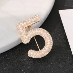 Fashion Pearl and Rhinestone Brooches for Women Baroque Trendy Butterfly Pins Clothes Accessories Wedding Gifts