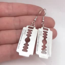 funny goth Punk Blade Earrings for Men Women Rock A Razor Blade Earrings e girl 90s grunge aros aesthetic accessories Jewelry