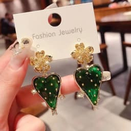 Retro Exaggerated Baroque Love Strawberry Women's Earrings 2023 Fashion New Fruit Series Leisure Holiday Jewelry Ear Accessories