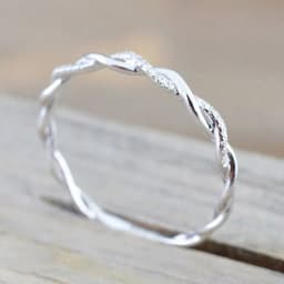 Huitan Classic Women Twist Rings with Dazzling Cubic Zirconia Stone 3Metal Colors Temperament Elegant Female Finger Ring Jewelry