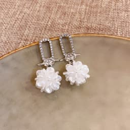 Elegant Imitation Pearl Earrings Women Double Side White Shell Pearl Stud Earrings Exquisite Ear Jewelry For Party Banquet A-