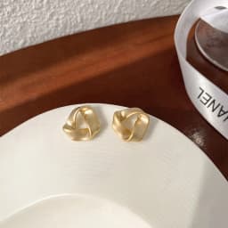 Trendy Korean Minimalist Statement Clip Earrings Jewelry Elegant Gold Color Goemtric Clip Earrings Without Piercing for Women