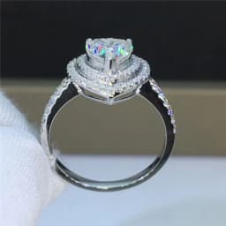 Huitan Timeless Style Love Shaped Cubic Zirconia Wedding Rings Women Luxury Proposal Engage Ring Anniversary Gifts Heart Jewelry
