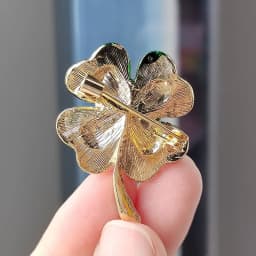 Green Red Crystal Rhinestone Four-Leaf Clover Flower Brooches Lapel Pins Jewelry Clothing Accessories Brooch for Women 2024