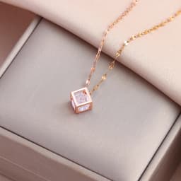 New In Sweet Sexy Beating Heart Series Pendant Necklaces For Women Luxury Fashion Female Stainless Steel Clavicle Chain Jewelry