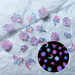 50pcs/bag Random Color Luminous Resin Charms Love Heart Nails Decoration Glow in The Dark Scepter Nail Art Accessories Parts
