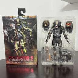 Elder Predator Figure With LED Predator VS Alien Edition Predator Alien Hunter Action Figure Model Collectible Gifts