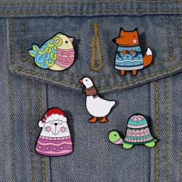 Happy Winter Enamel Pins Custom Bird Cat Fox Turtle Goose Brooches Lapel Badges Animal Sweater Jewelry Gift for Kids Friends