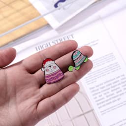 Happy Winter Enamel Pins Custom Bird Cat Fox Turtle Goose Brooches Lapel Badges Animal Sweater Jewelry Gift for Kids Friends