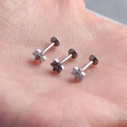 ASTM F136 Titanium Flower Piercing 16G 18G Internal Thread Labret Tragus Helix Conch Piercing Lip Nose Body Piercing Jewelry