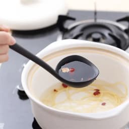 Non-Stick Silicone Ladle Soup Spoon Flexible Scoop Spoons Curved Handle Heat Resistant Round Scoop Cooking Utensils Kitchen Tool