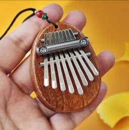 1Pcs Wood Mini Thumb Piano Musical Toys 8 Tones Portable Beginner Finger Piano