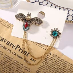Studded Pearl Shaped Square Brooch Women Palace Style Retro Design Sense Suit Pin Niche Fashion Accessories for Lady Gift