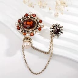 Studded Pearl Shaped Square Brooch Women Palace Style Retro Design Sense Suit Pin Niche Fashion Accessories for Lady Gift