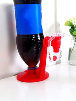 Creative Manual Pressurized Carbonated Beverage Machine To Drink Portable Cola Drinker Upside Down To Drink Soda Water