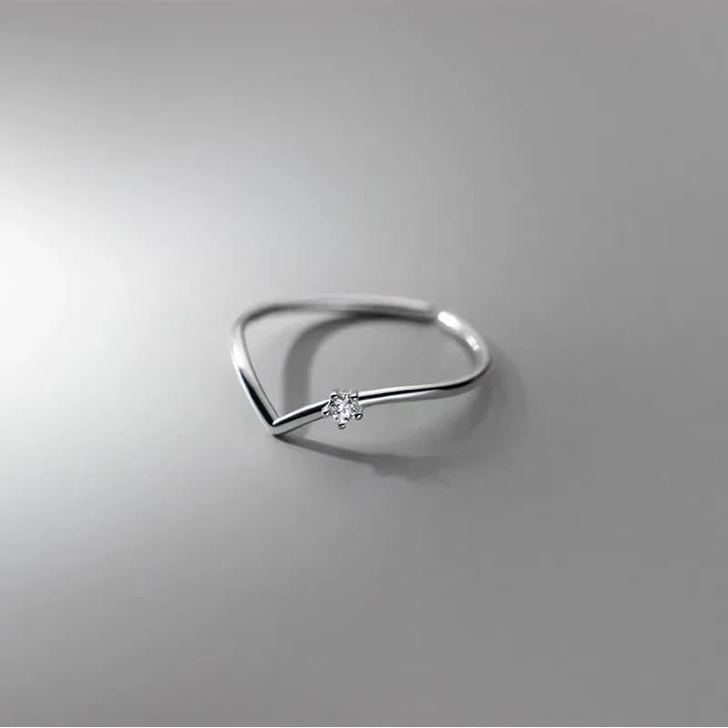 New Fashion Simple Single Circle V-shaped Thin Rings For Women Crystal Zircon Summer Open Ring Accessory Female Daily Ring Gifts