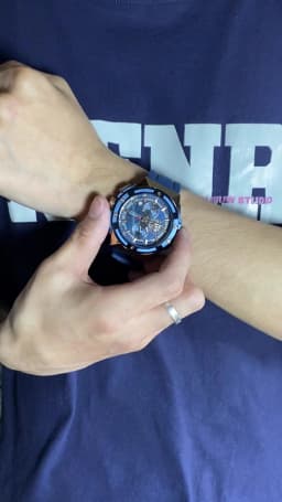 CURREN Fashionable Sports Multifunctional Chronograph Quartz Watch with Silicone Strap Creative Design Dial Luminous Hands