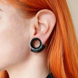 Casvort 2PCS 316 Stainless Steel Hypoallergenic Ear Gauge Plugs Saddle Hangers Weights Stretcher Ear Piercing Women Body Jewelry