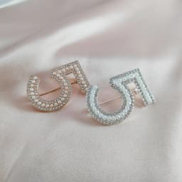 Classic Rhinestone Number 5 Crystal Pearl Brooch Pins Fashion Geometrics Brooches Luxury Jewelry For Women Unisex Lapel Pins