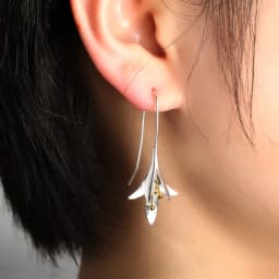 Huitan Creative Two Tone Flower Shaped Women's Earrings Hip Hop Party Anniversary Love Gift Delicate Dangle Earrings for Female