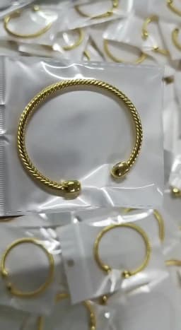 Treatment of Health Energy Open Bracelet Arthritis Pain Relief Twisted Retro Treatment Magnetic Bracelet for Women and Men