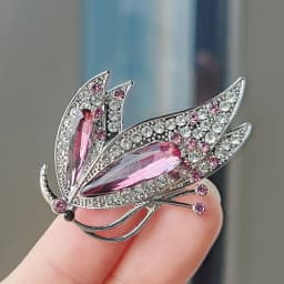 Luxury Crystal Butterfly Brooches For Women Rhinestone Elegant Fashion Animal Brooch Pins Dress Suit Accessories Jewery Gifts