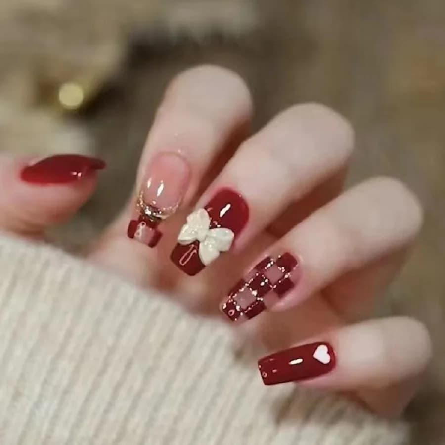 24PCS/1BOX Red Bow Gold Powder Checkerboard Fake Nails