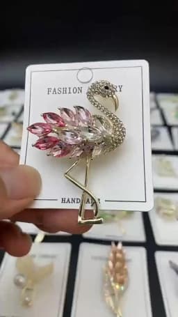 Trendy White Pink Crystal Flamingo Bird Brooches For Women Luxury Animal Inlaid Rhinestone Metal Brooch Pins Party Jewelry Gifts