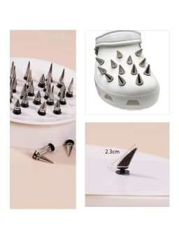 Fashion Rivet Hole Shoe Charms Designer Vintage High Quality Clogs Shoe Accessories Trend All-match Charms DIY Punk Style
