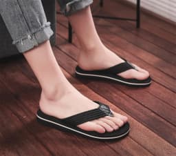 Summer Slippers Men Flip Flops Beach Sandals Non-slip Casual Flat Shoes Slippers Indoor House Shoes for Men Outdoor Slides